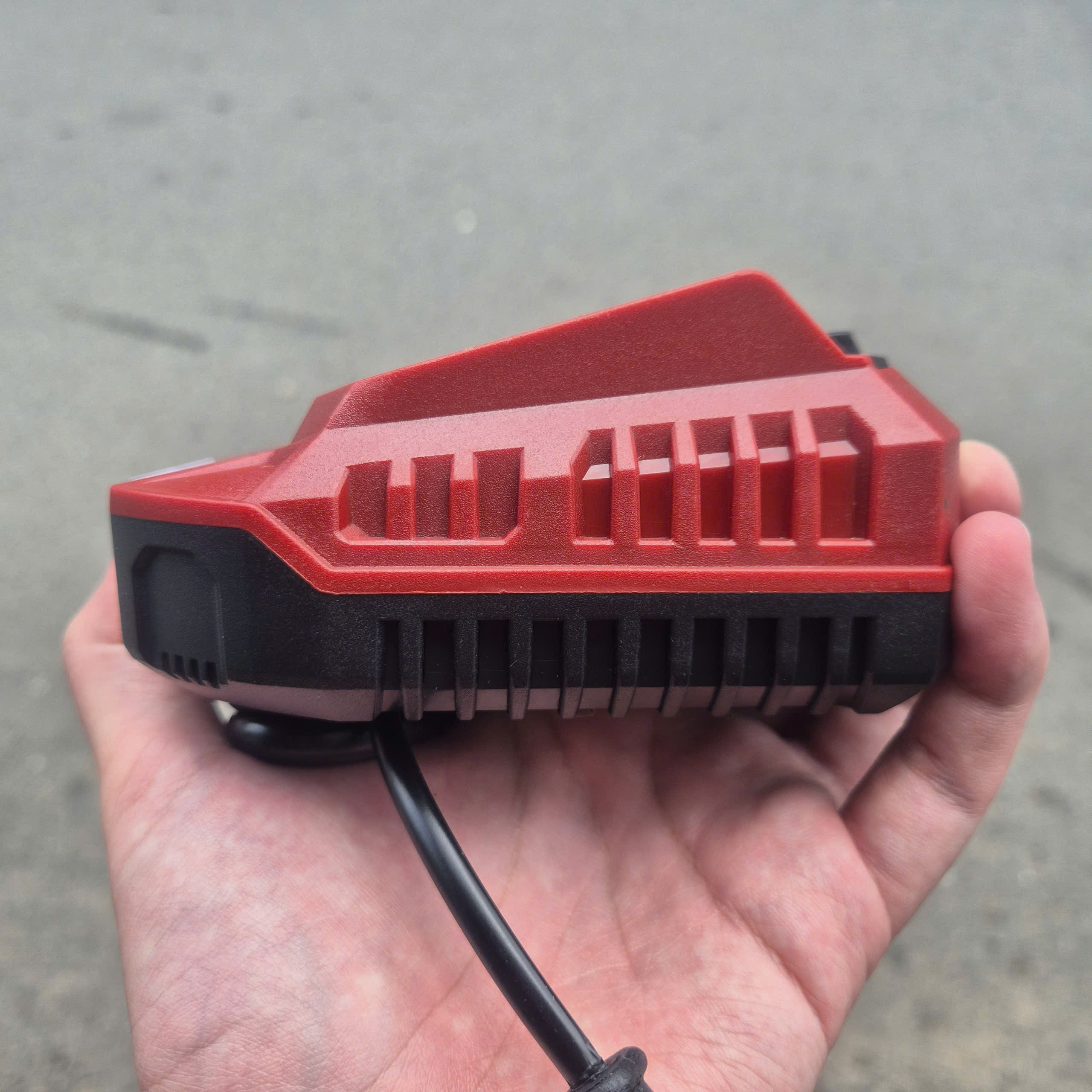 Sạc nhanh 21V/2.0Ah TOYOKO C2000-LR