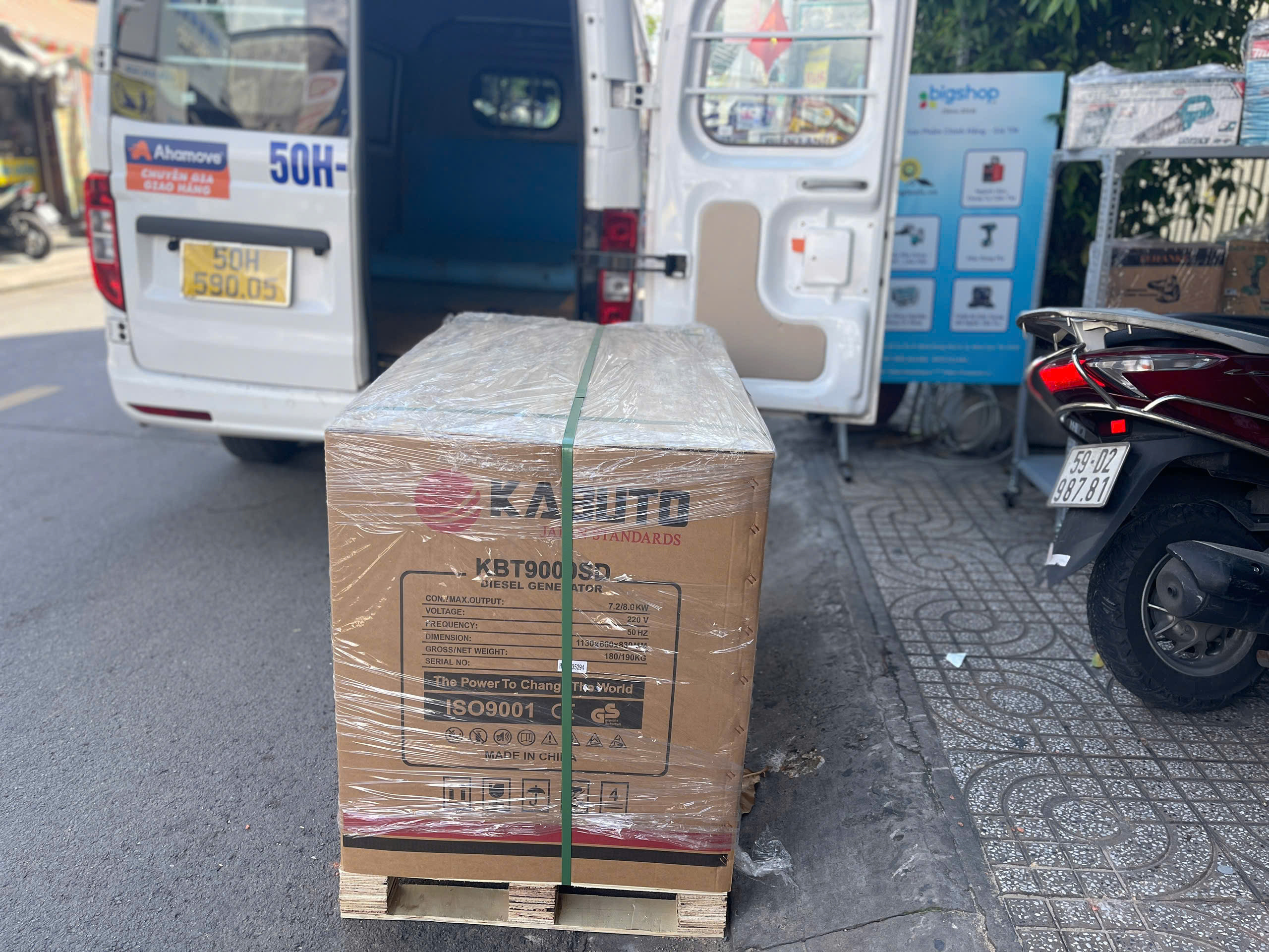 TỔ MÁY PHÁT ĐIỆN DIESEL KABUTO KBT9000SD, cách âm 