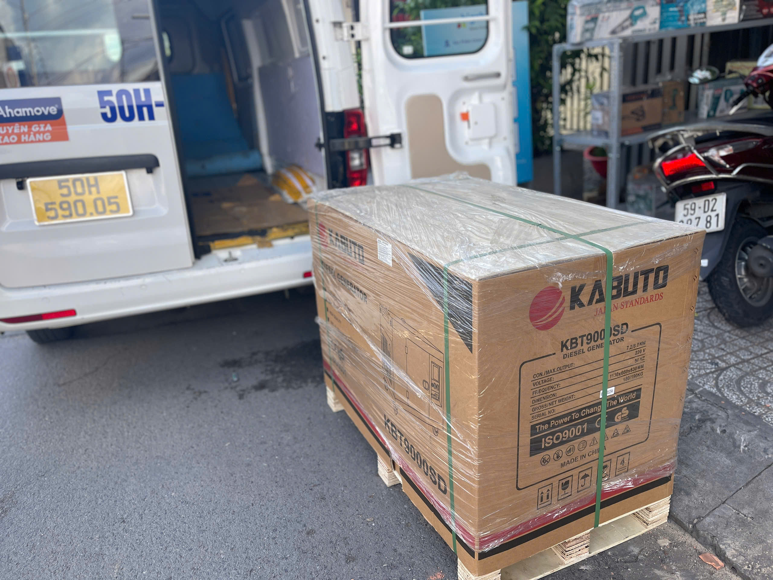 TỔ MÁY PHÁT ĐIỆN DIESEL KABUTO KBT9000SD, cách âm 