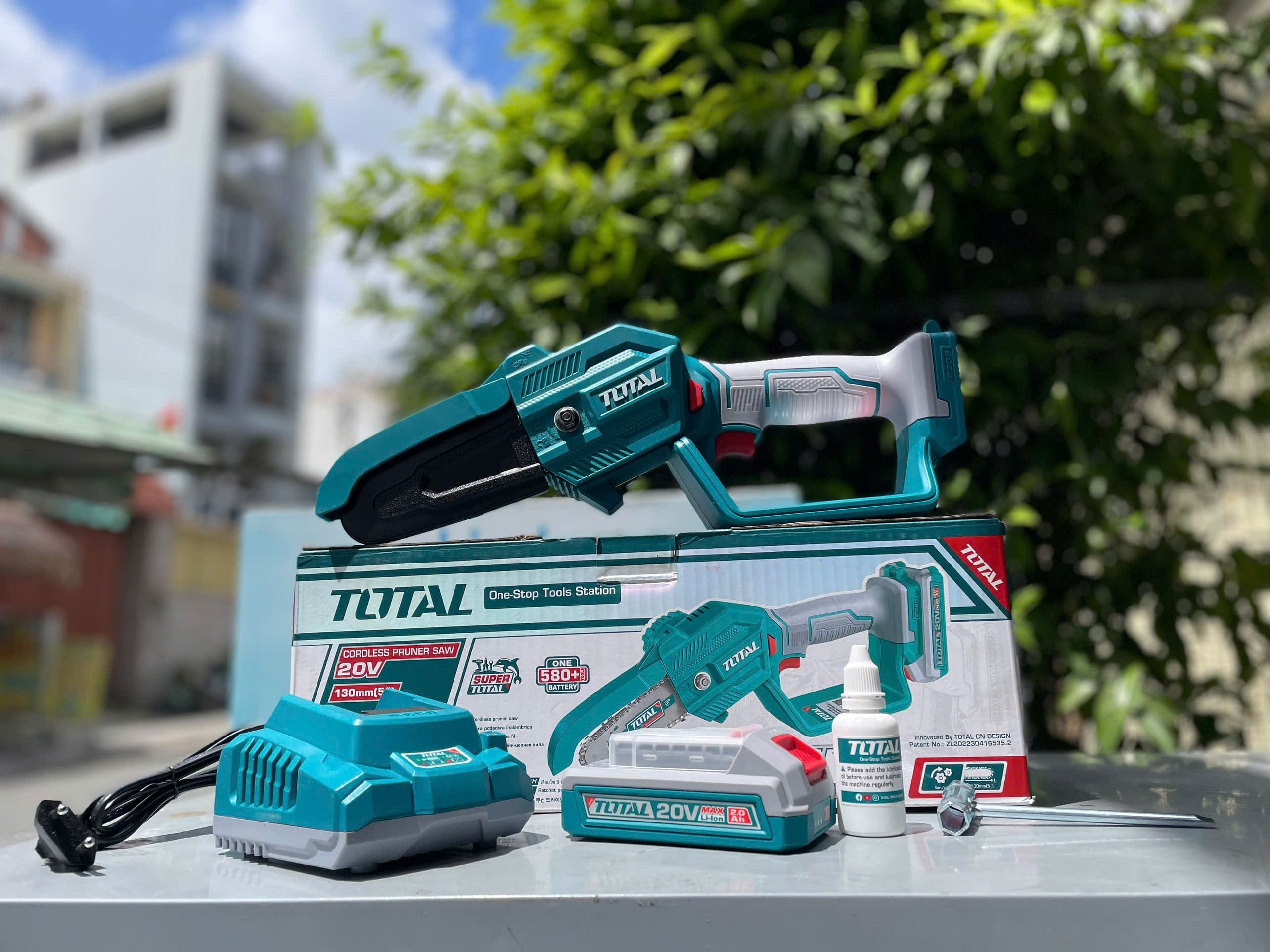 Máy cắt tỉa cành dùng pin 20V Total TGSLI20581 (1 Pin 2.0Ah & Sạc)