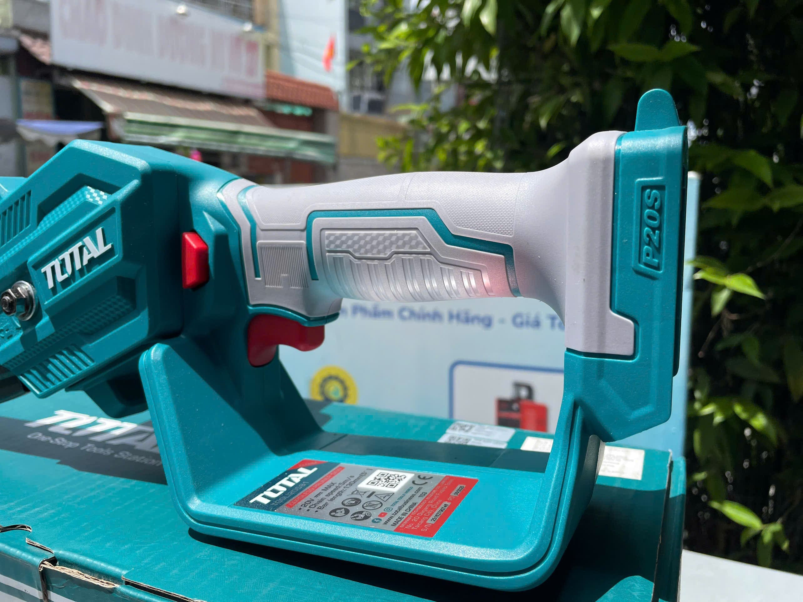 Máy cắt tỉa cành dùng pin 20V Total TGSLI20581 (1 Pin 2.0Ah & Sạc)