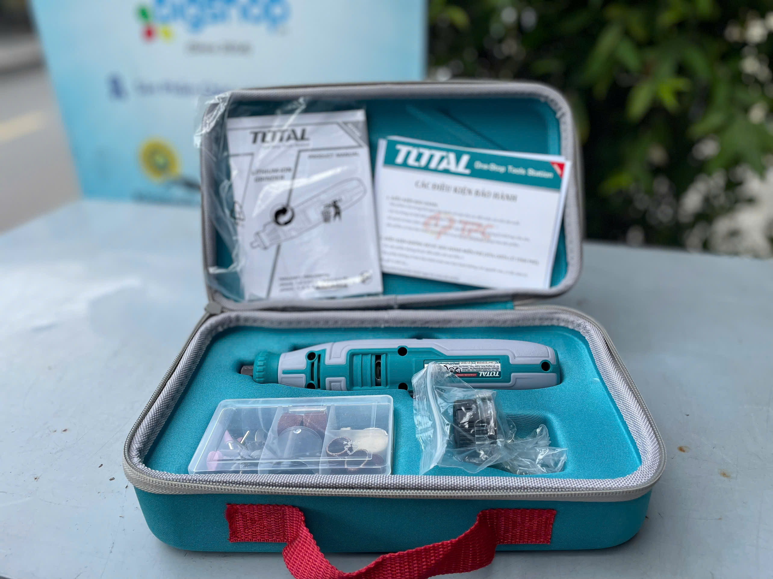Máy mài khuôn dùng pin 8V Total TMGLI0801
