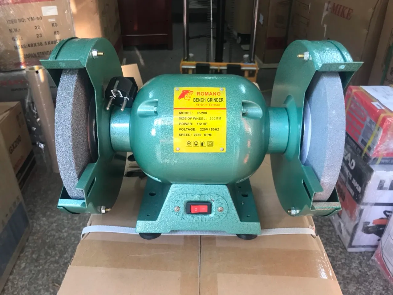 Mài hai đá ROMANO R-200 công suất 375W