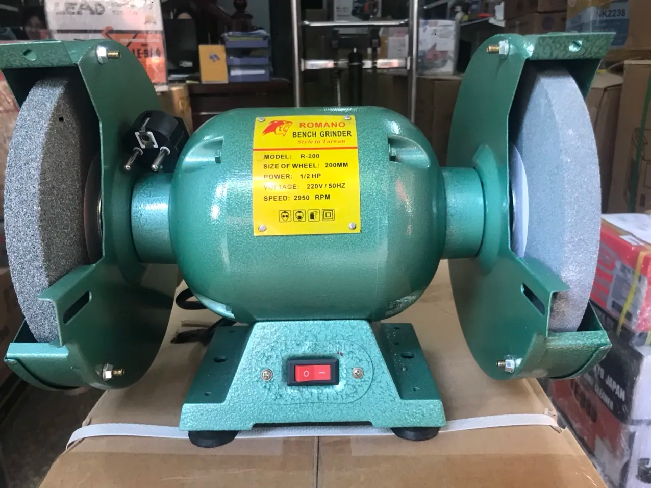 Mài hai đá ROMANO R-200 công suất 375W