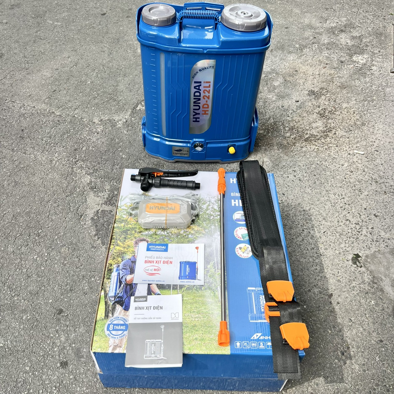 Bình xịt điện siêu nhẹ Li-ion HYUNDAI HD-22LI (20L, 12AH, Có chức năng đảo thuốc)