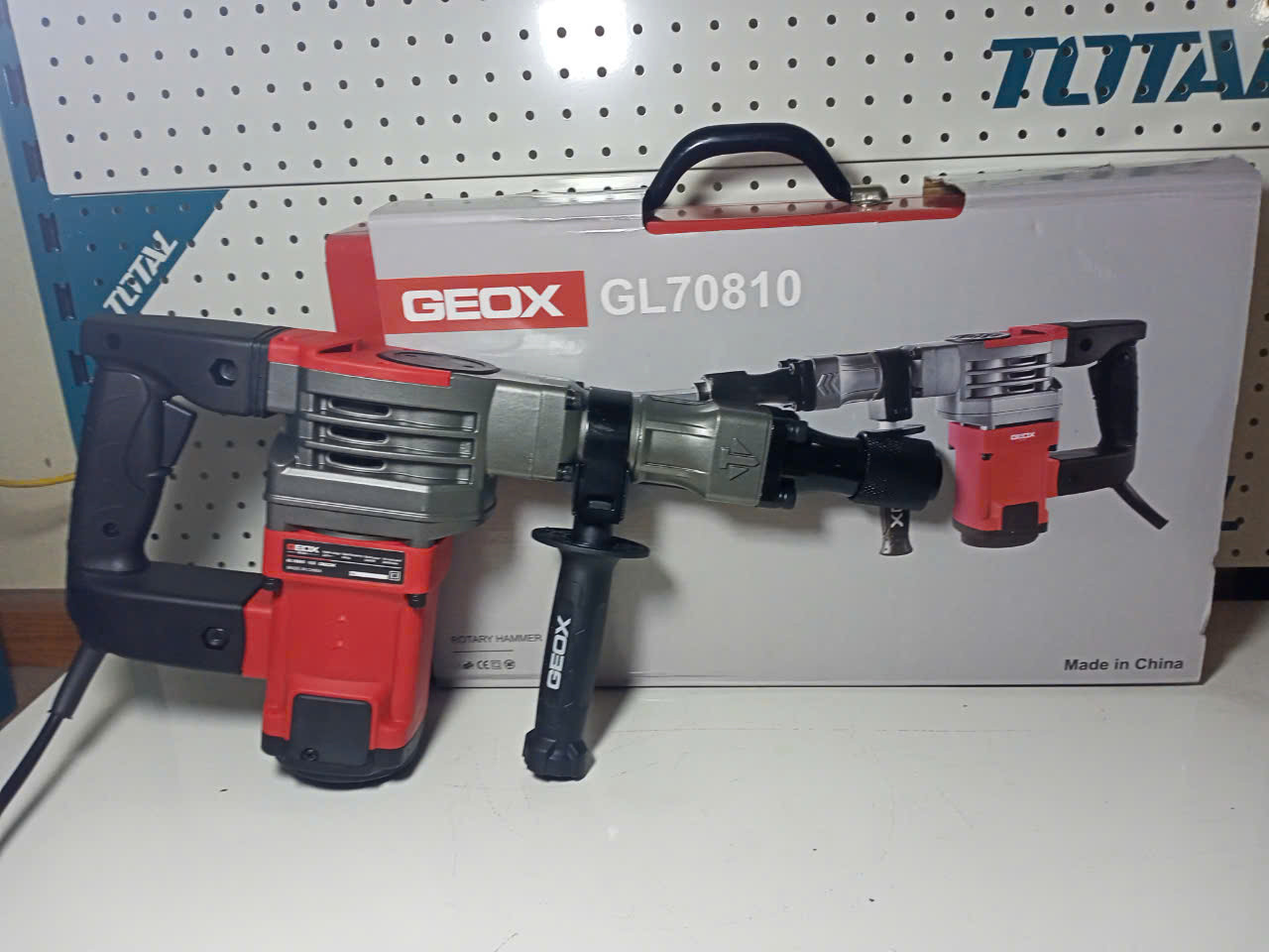 Máy chuyên đục bê tông GEOX GL70810 