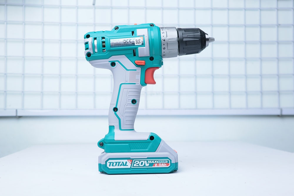 Bộ combo máy khoan TDLI20051 và máy siết vít TIRLI2017 dùng pin 20V Total