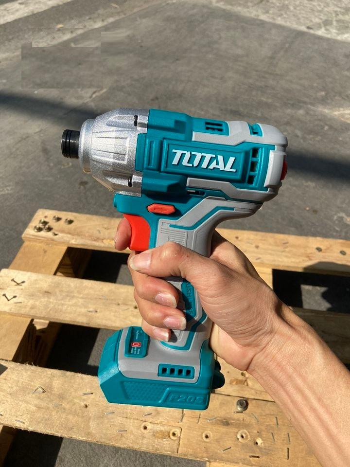 Bộ combo máy khoan TDLI20051 và máy siết vít TIRLI2017 dùng pin 20V Total