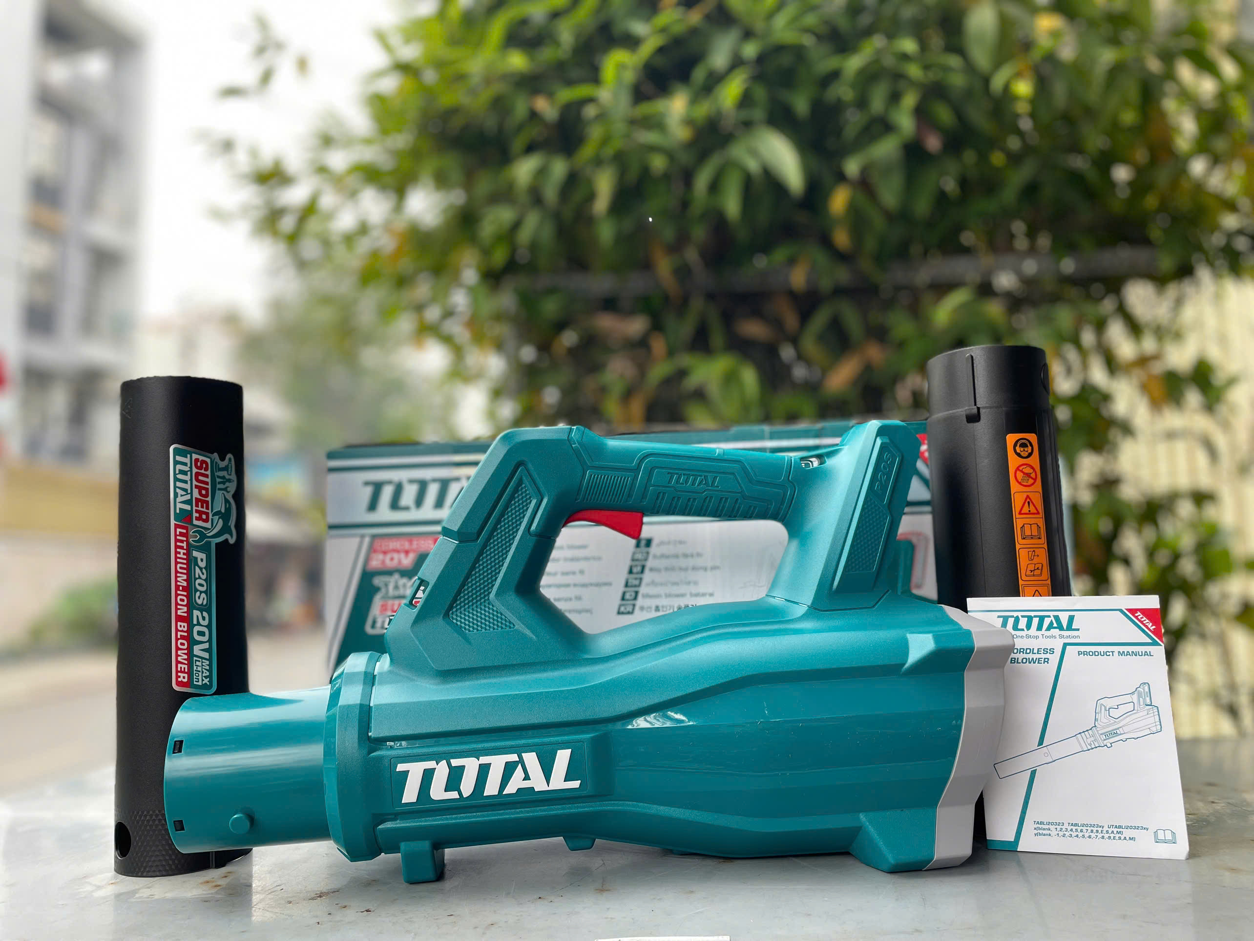 Máy thổi bụi dùng pin 20V Total TABLI20323 (Chưa Pin & Sạc)