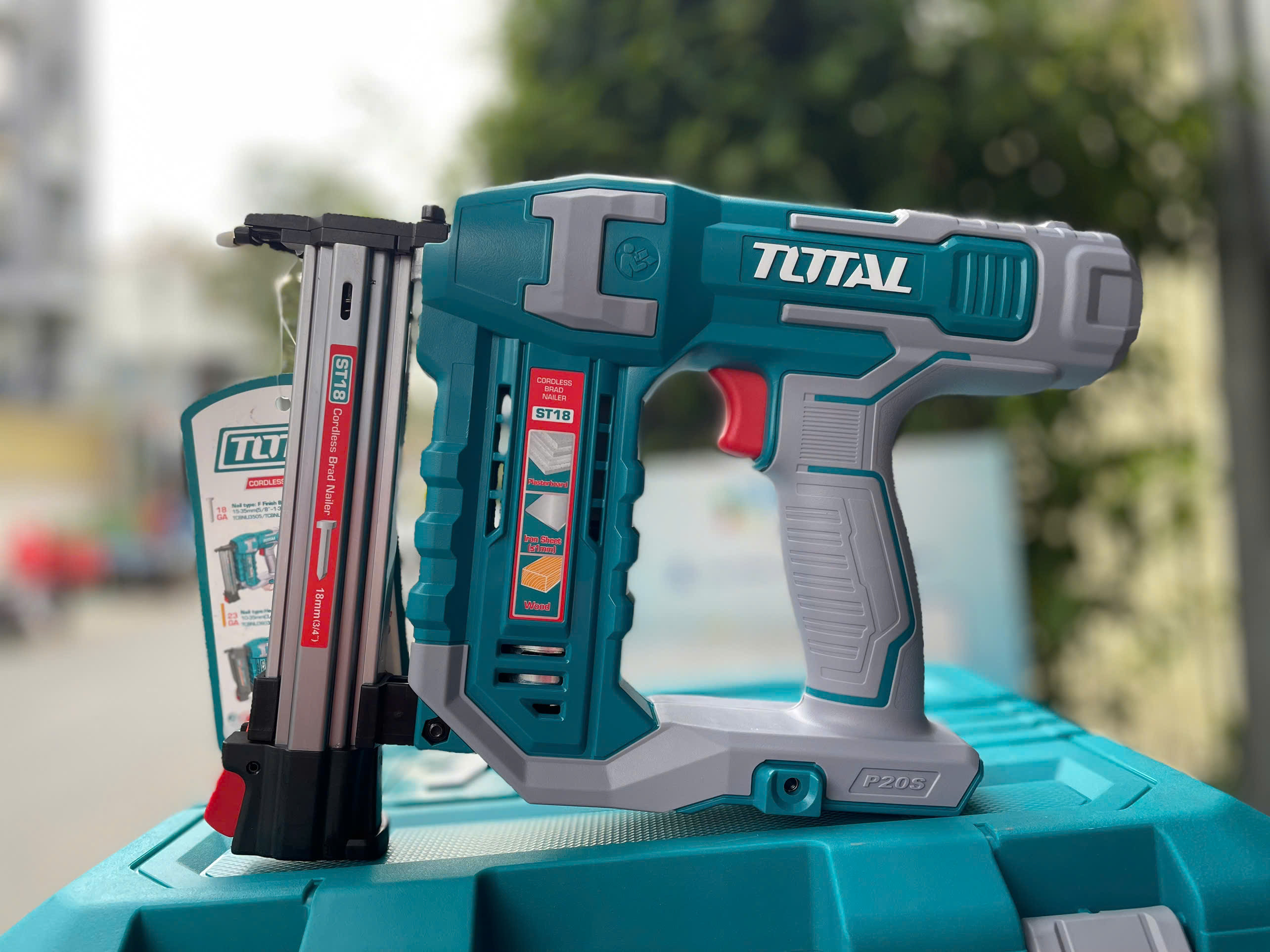 Máy bắn đinh bê tông 18mm dùng pin 20V TCSTLI3805 (Chưa Pin & Sạc)