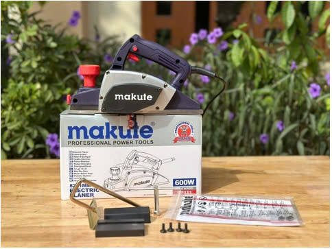 Máy bào gỗ Makute EP111, 600W,  82X1mm