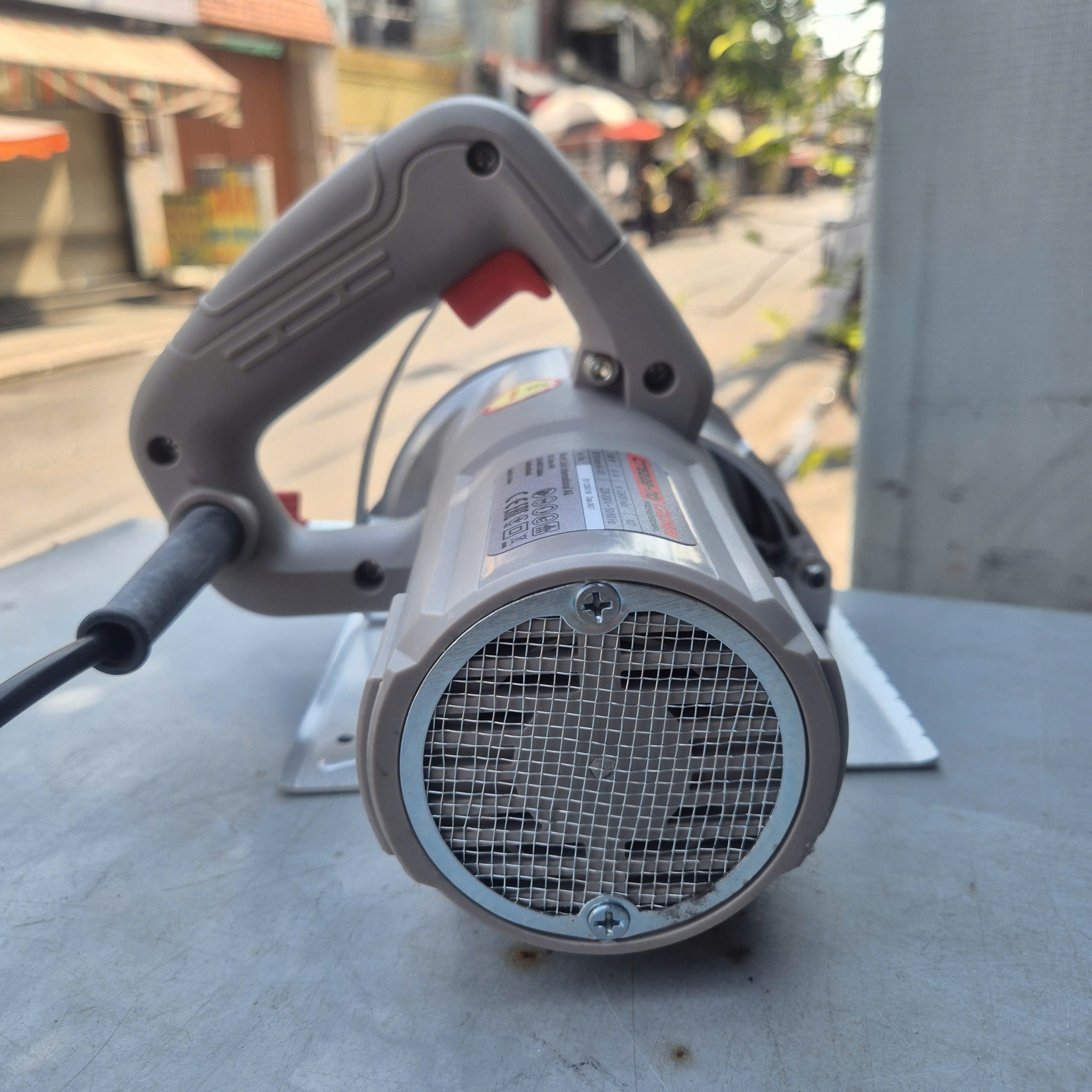 Máy cắt gạch Crown CT15228, 110mm, 1300W, cắt sâu 34mm